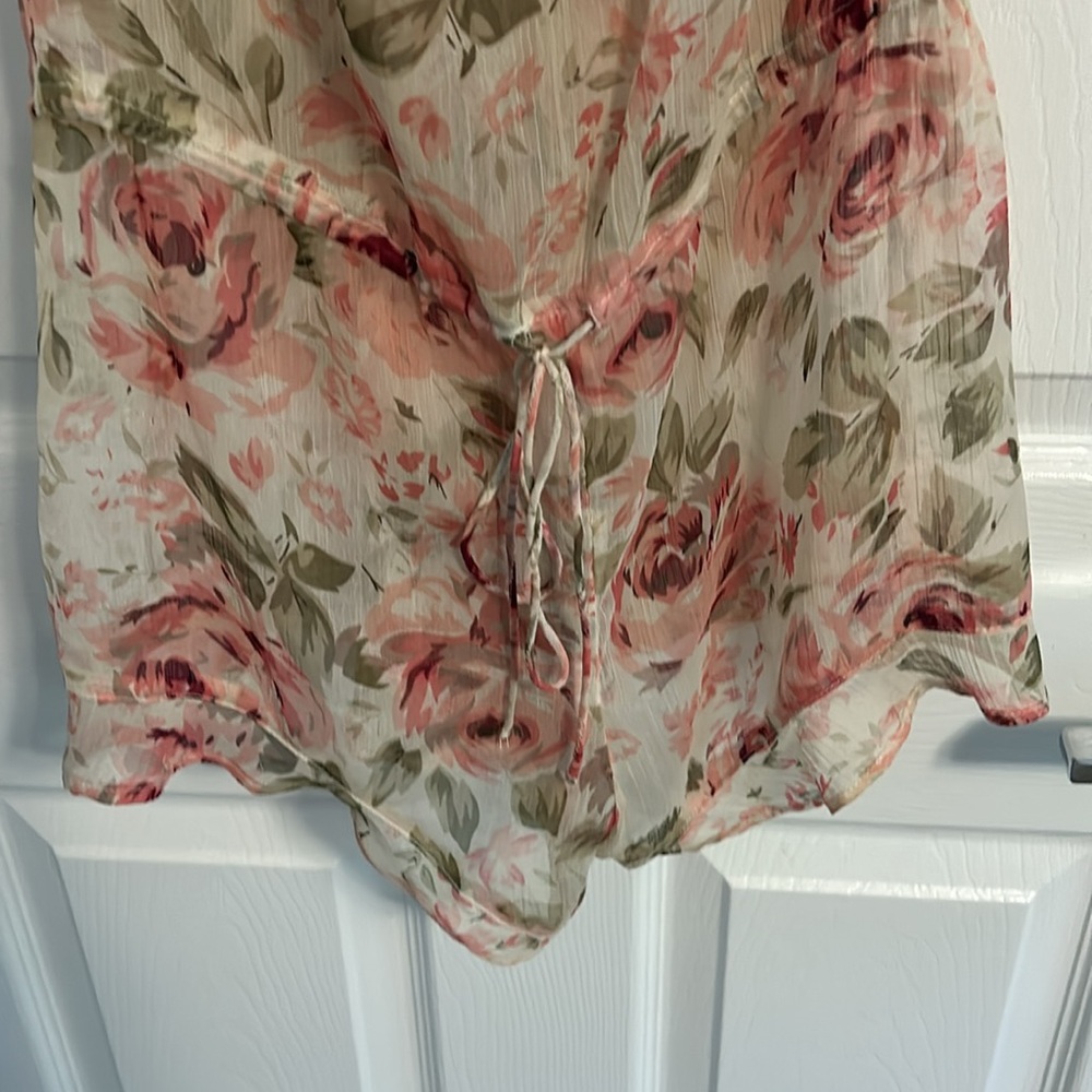 Floral Romper - Picture 6 of 7